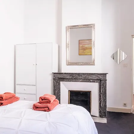 Apartment Demeure & Confort Nimes