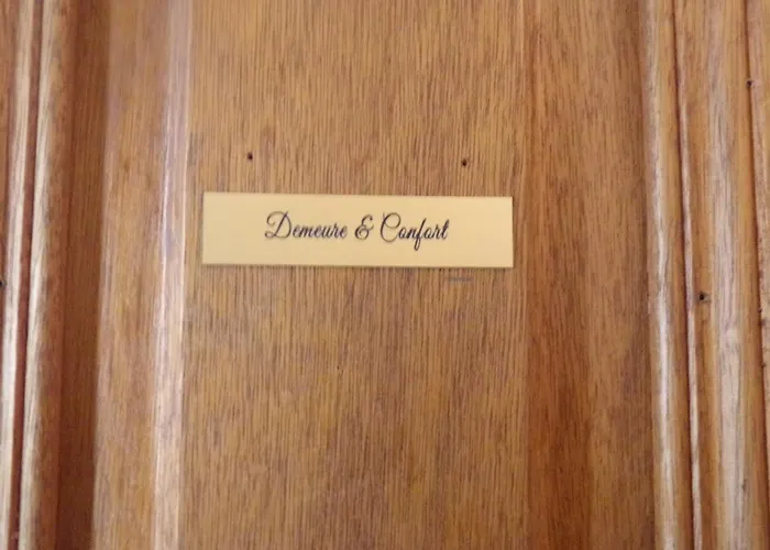 Apartment Demeure & Confort Nimes