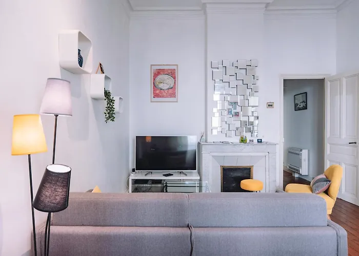 Demeure & Confort Apartment Nimes